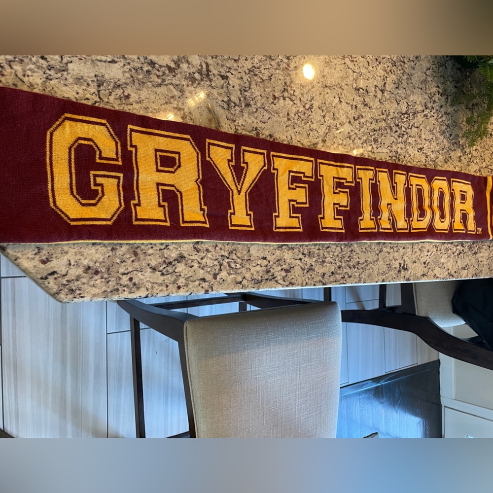Harry Potter Gryffindor scarf and gloves